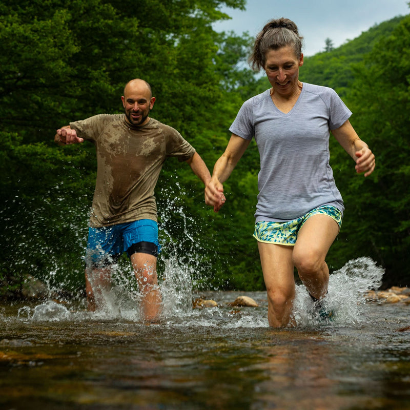 Load image into Gallery viewer, Microweight - Women's Wool V-Neck T-Shirt Woolverino