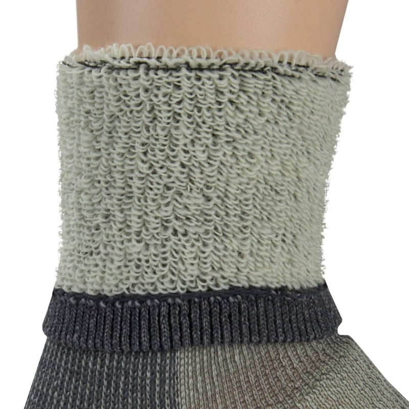 Load image into Gallery viewer, Midweight - Day Hiker Crew Socks
