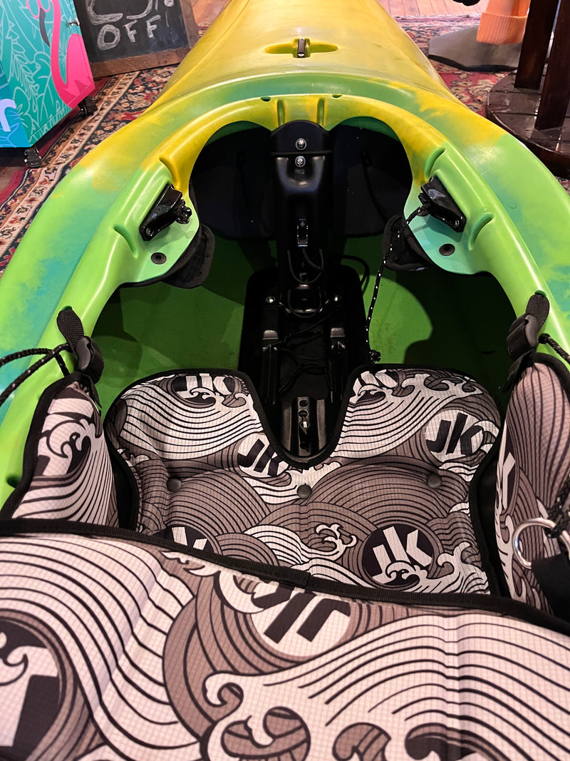 Load image into Gallery viewer, Jackson Flow Used Whitewater Kayak - Small