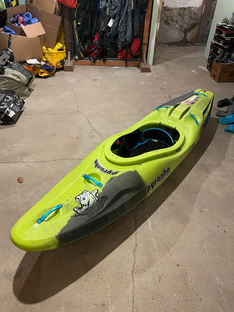 Load image into Gallery viewer, Pyranha Scorch Small Used Whitewater Kayak