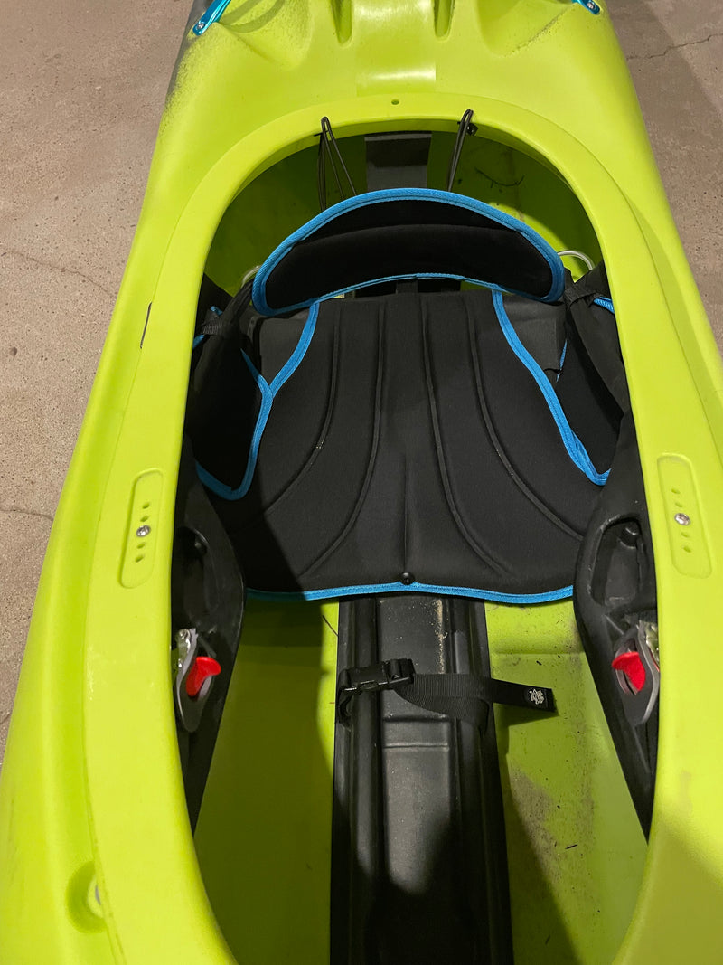 Load image into Gallery viewer, Pyranha Scorch Small Used Whitewater Kayak