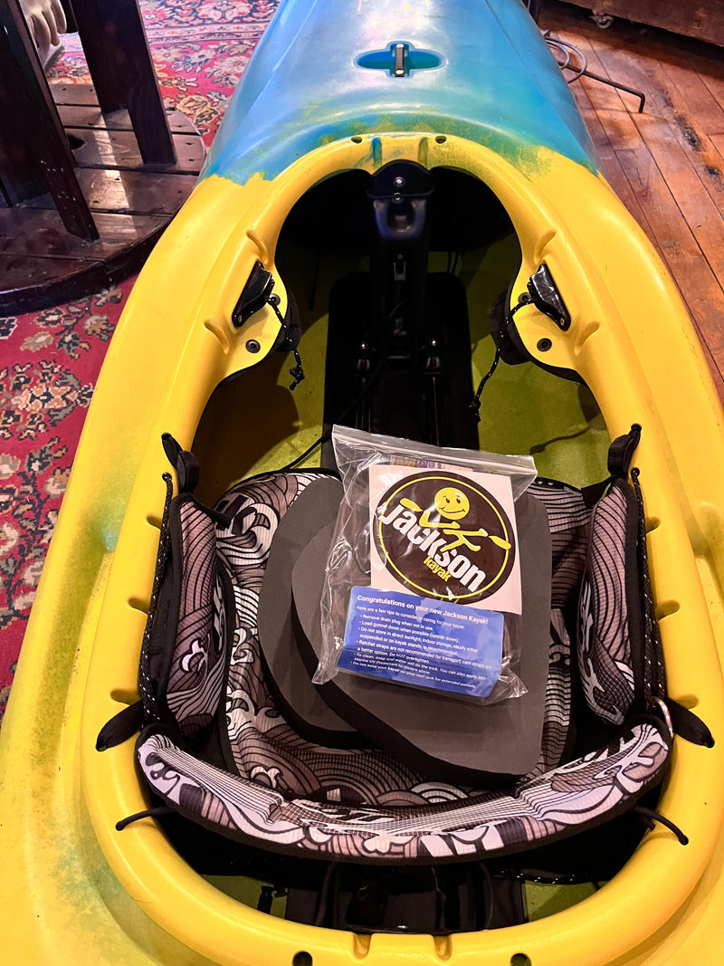 Load image into Gallery viewer, Jackson Flow Used Whitewater Kayak - Medium