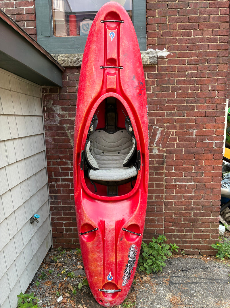 Load image into Gallery viewer, Liquid Logic Stomper Used Whitewater Kayak