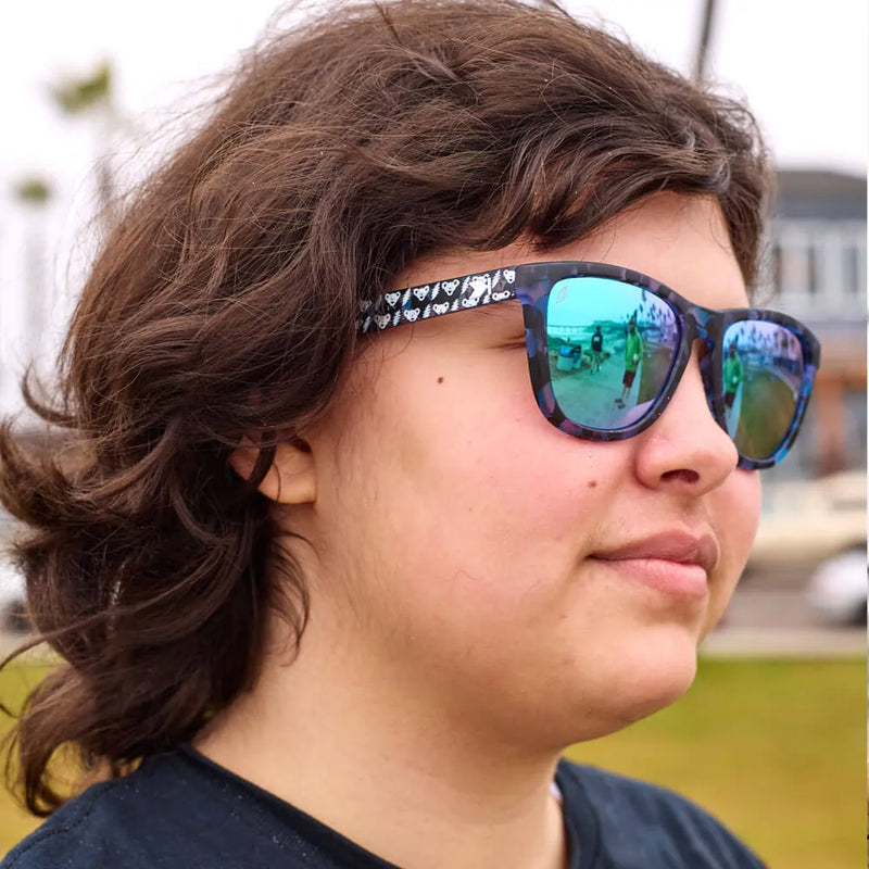 Load image into Gallery viewer, Grateful Dead Bolt Bears Premiums