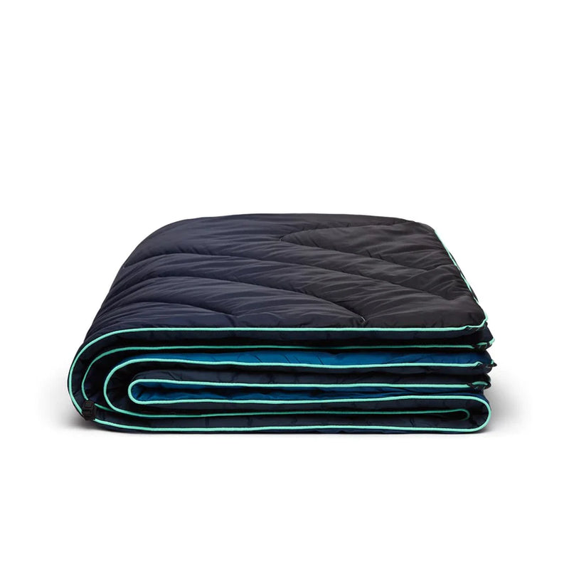 Load image into Gallery viewer, Original Puffy Outdoor Blanket - Ocean Fade
