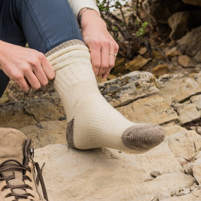 Load image into Gallery viewer, Midweight - Day Hiker Crew Socks