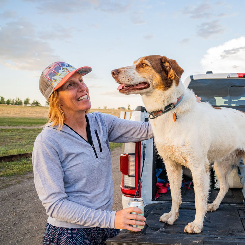 Load image into Gallery viewer, Micro­weight - Women's 1/4 Zip Sun Hoodie Woolverino
