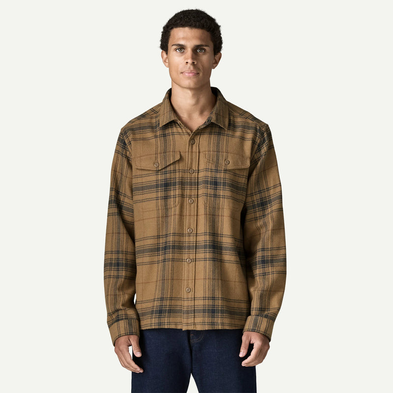 Load image into Gallery viewer, Patagonia Men's Fjord Flannel Shirt
