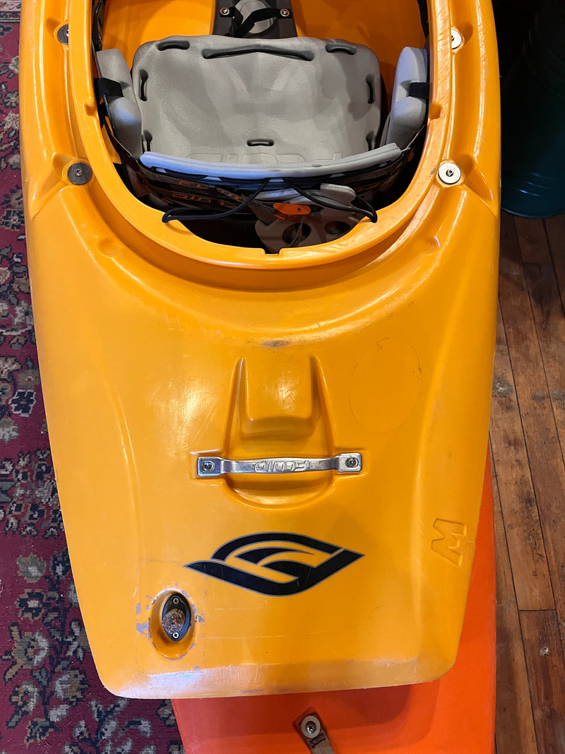 Load image into Gallery viewer, Fluid Dope Medium Used Whitewater Kayak
