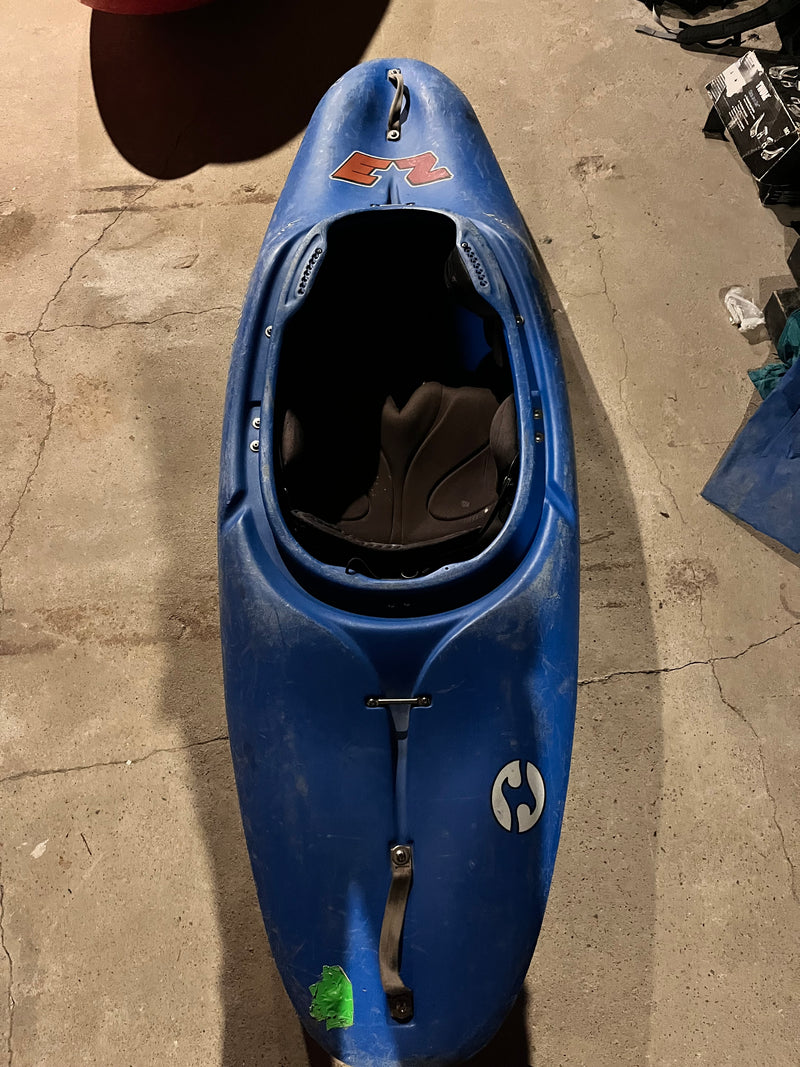 Load image into Gallery viewer, WaveSport EZ Used Whitewater Kayak
