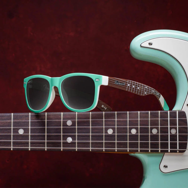 Load image into Gallery viewer, Surf Green Stratocaster™ Fort Knocks
