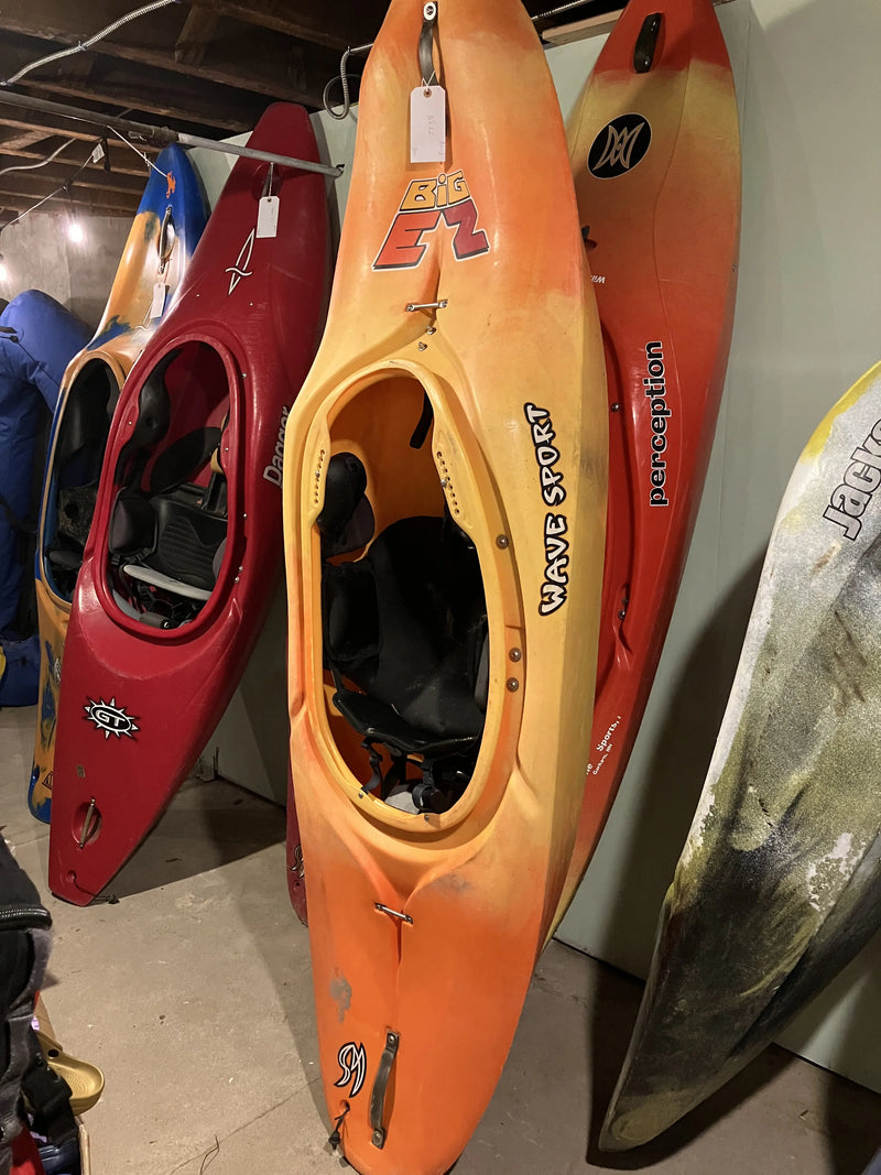 Load image into Gallery viewer, Wave Sport Big EZ Used Whitewater Kayak
