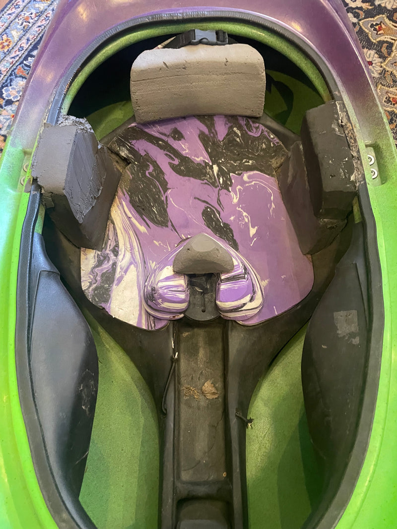Load image into Gallery viewer, Perception 3D Used Whitewater Kayak
