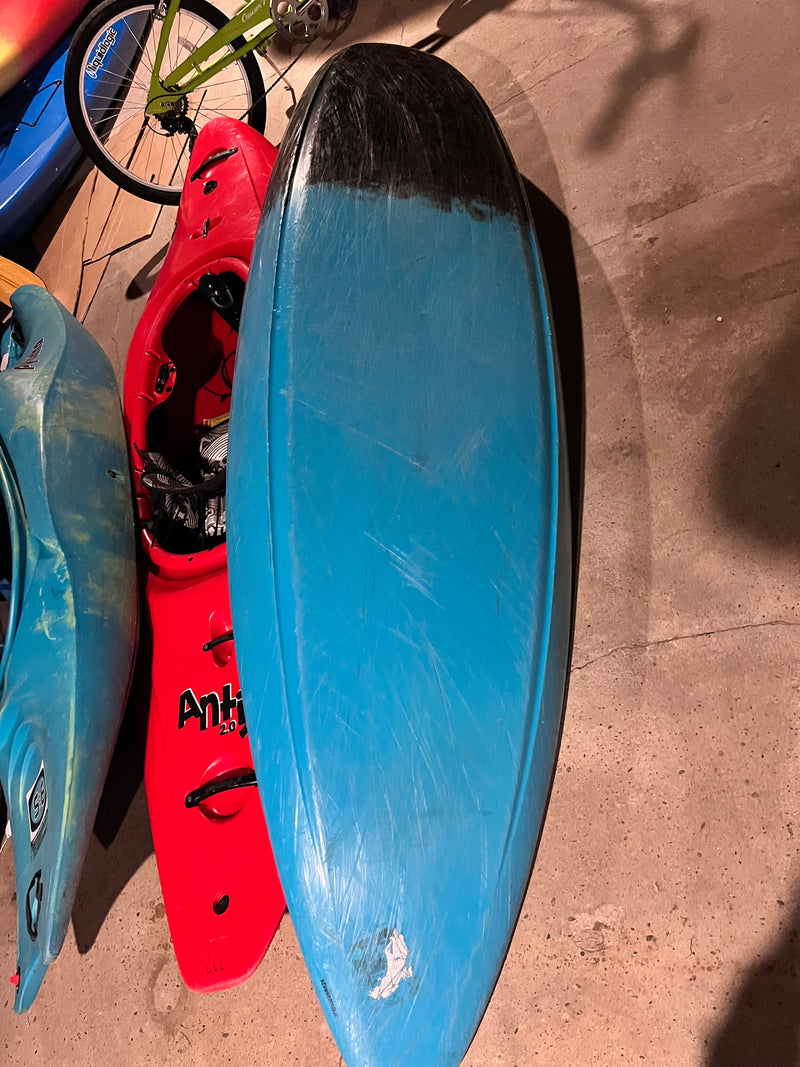Load image into Gallery viewer, Jackson Antix 2.0 Medium Used Whitewater Kayak
