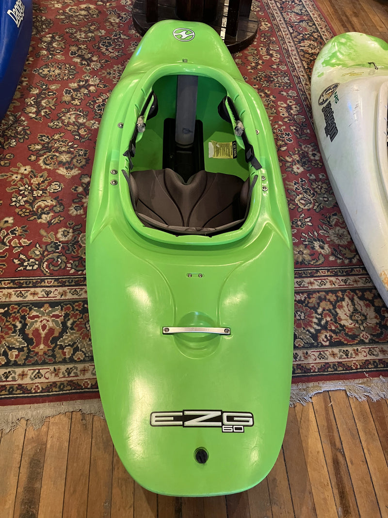 Load image into Gallery viewer, Wave EZG Used Whitewater Kayak
