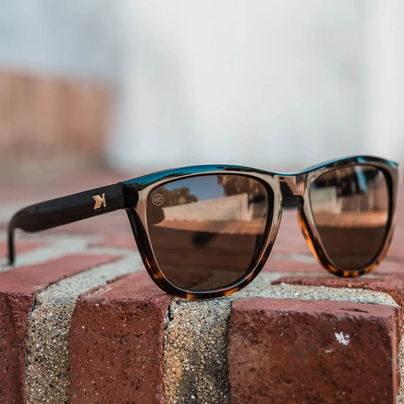 Load image into Gallery viewer, Glossy Black and Tortoise Shell Fade / Amber Premiums
