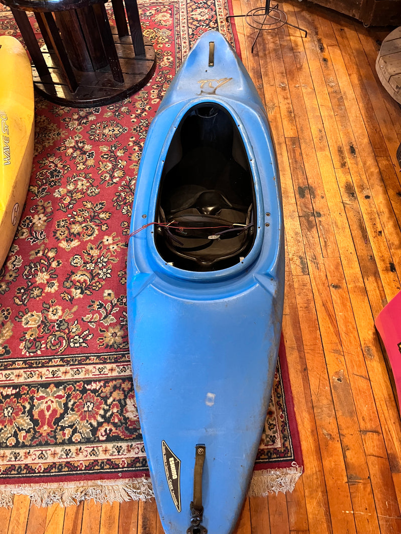 Load image into Gallery viewer, Eskimo Quaddro Used Whitewater Kayak
