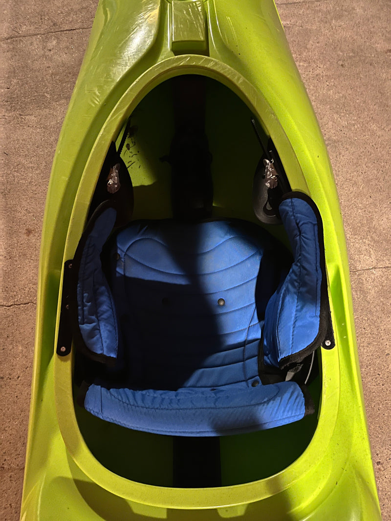 Load image into Gallery viewer, LiquidLogic RMX 76 Used Whitewater Kayak
