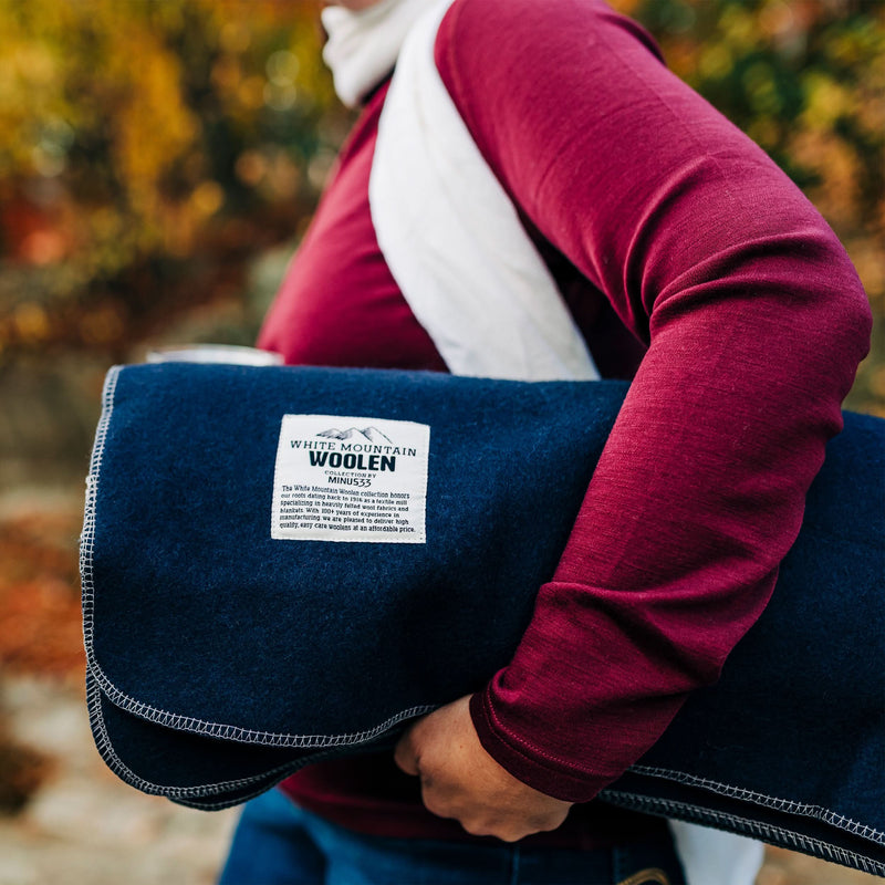 Load image into Gallery viewer, M33 - Lodge Twin Blanket White Mountain Woolen
