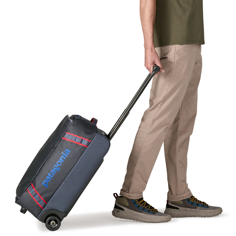 Load image into Gallery viewer, Black Hole Wheeled Duffel 40L
