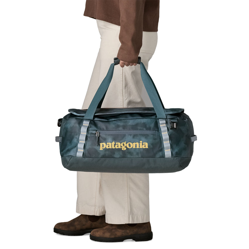 Load image into Gallery viewer, Black Hole Duffel 40L
