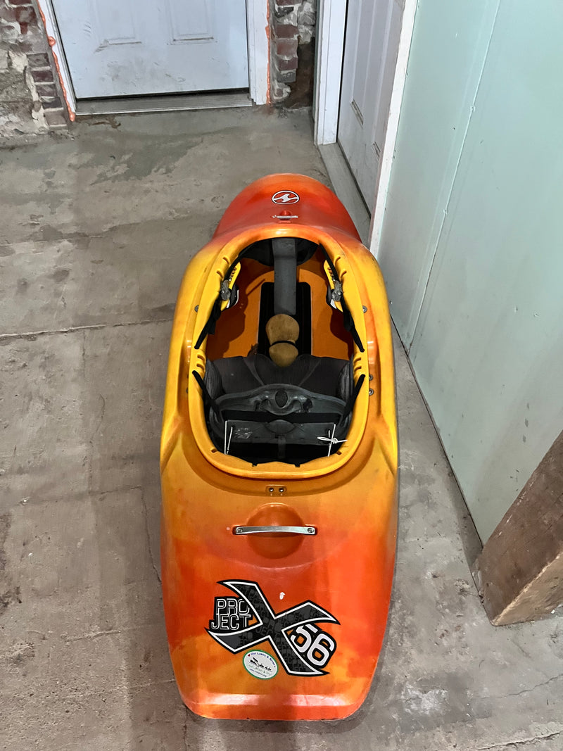 Load image into Gallery viewer, WaveSport Project X 56 Used Whitewater Kayak
