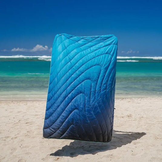 Original Puffy Outdoor Blanket - Ocean Fade