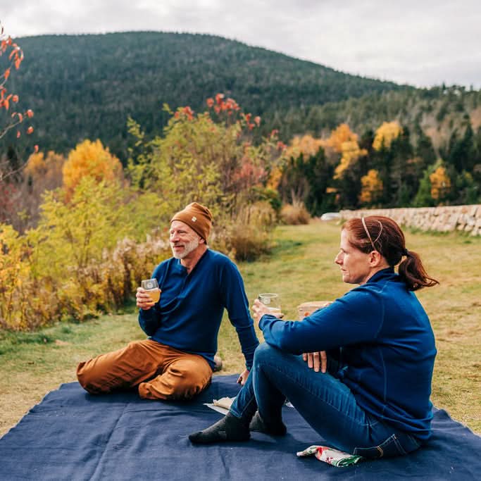 Load image into Gallery viewer, M33 - Lodge Twin Blanket White Mountain Woolen
